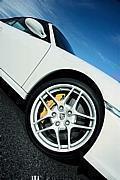 Neue 19-Zoll-Leichtmetall-Felge mit Porsche Ceramic Composite Brake (PCCB).